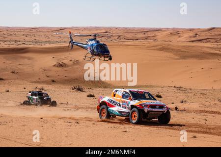 Arabie Saoudite. 05th janvier 2023. 229 ESTEVE PUJOL Isidre (spa), VILLALOBOS VALCARCEL José Maria (spa), Repsol Rally Team, Toyota Hilux, Auto, action pendant la phase 5 du Dakar 2023 autour de Haïl, on 5 janvier 2023 à Haïl, Arabie Saoudite - photo Florent Gooden / DPPI crédit: DPPI Media/Alamy Live News Banque D'Images