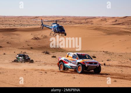 229 ESTEVE PUJOL Isidre (spa), VILLALOBOS VALCARCEL José Maria (spa), équipe de rallye Repsol, Toyota Hilux, Auto, action pendant la phase 5 du Dakar 2023 autour de Hail, sur 5 janvier 2023 à Hail, Arabie Saoudite - photo: Florent Gooden/DPPI/LiveMedia Banque D'Images