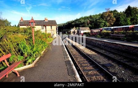 Une matinée tranquille à la gare de Levisham sur le chemin de fer North Yorkshire Moors en octobre 2008. Banque D'Images