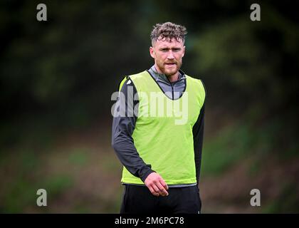 Plymouth, Royaume-Uni. 05th janvier 2023. Le défenseur de Plymouth Argyle Dan Scarr (6) lors de la session d'entraînement de Plymouth Argyle au terrain d'entraînement de Plymouth Argyle, Plymouth, Royaume-Uni, 5th janvier 2023 (photo de Stanley Kasala/News Images) à Plymouth, Royaume-Uni, le 1/5/2023. (Photo de Stanley Kasala/News Images/Sipa USA) crédit: SIPA USA/Alay Live News Banque D'Images