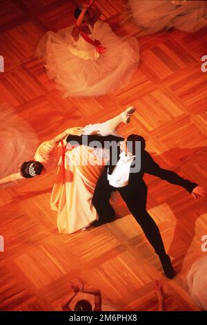 Autriche. Vienne. La saison des balles. Ballet s'ouvrant au bal de l'Opéra. Banque D'Images