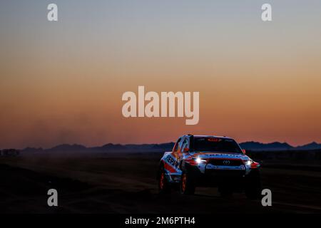 229 ESTEVE PUJOL Isidre (spa), VILLALOBOS VALCARCEL José Maria (spa), équipe de rallye Repsol, Toyota Hilux, Auto, action pendant la phase 5 du Dakar 2023 autour de Haïti, sur 5 janvier 2023 à Haïl, Arabie Saoudite - photo Julien Delfosse / DPPI Banque D'Images