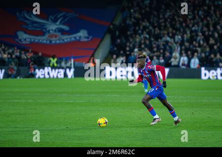 LONDRES, ANGLETERRE - JANVIER 04: Wilfried Zaha de Crystal Palace pendant le match de Premier League entre Crystal Palace et Tottenham Hotspur à Selhurst Banque D'Images