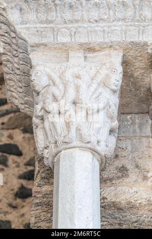 Abbaye Saint-Michel - Sacra di San Michele - Italie. Sculpture de monstre Gargoyle, 11th siècle. Banque D'Images