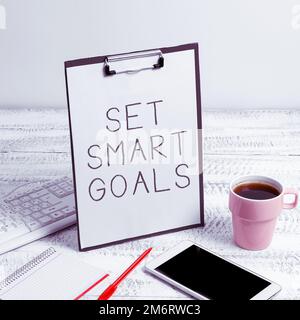 Affichage conceptuel définir des objectifs intelligents. Mot pour établir des objectifs réalisables faire de bons plans d'affaires Banque D'Images