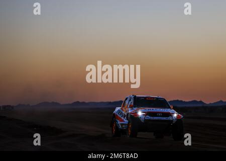 Hail, Arabie Saoudite - 5 janvier 2023, 229 ESTEVE PUJOL Isidre (spa), VILLALOBOS VALCARCEL José Maria (spa), Repsol Rally Team, Toyota Hilux, Auto, action pendant la phase 5 du Dakar 2023 autour de Hail, sur 5 janvier 2023 à Hail, Arabie Saoudite - photo: Julien Delfosse/DPPI/LiveMedia Banque D'Images