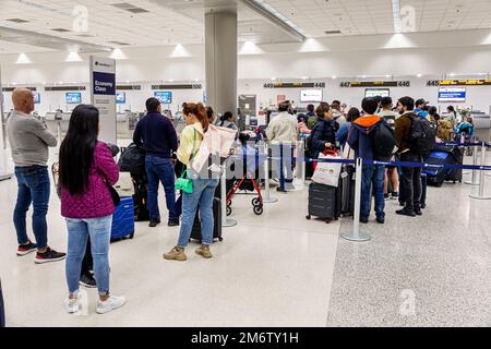 Miami Florida, aéroport international de MIA, zone de la porte du terminal, enregistrement en classe économique Aeromexico, États-Unis États-Unis Amérique, Amérique du Nord AMO Banque D'Images