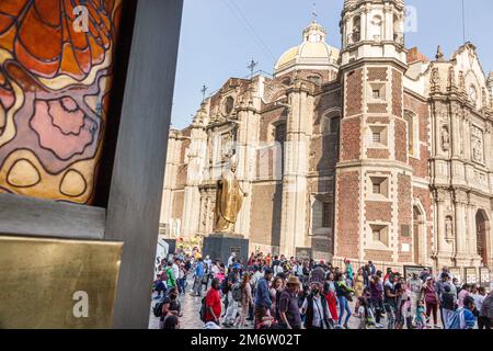 Mexico, jour de la Vierge de Guadalupe pèlerinage pèlerins, Basilique notre-Dame de Guadalupe Basilique de Santa Maria de Guadalupe Insigne Banque D'Images