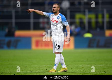 Milan, Italie. 04 janvier 2023. Stanislav Lobotka de SSC Napoli gestes pendant la série Un match de football entre le FC Internazionale et la SSC Napoli Credit: Nicolò Campo/Alay Live News Banque D'Images