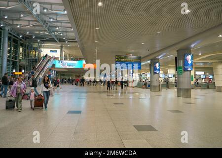 MOSCOU, RUSSIE - VERS SEPTEMBRE 2018 : photo intérieure de l'aéroport Domodedovo. Banque D'Images