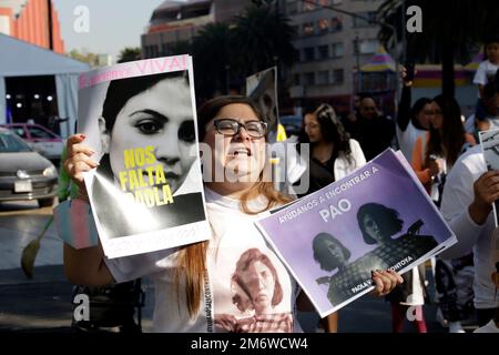 Mexico, Mexique. 5th janvier 2023. La famille et les amis d'Irma Paola Vargas Montoya, Daniela Marquez Pichardo, Viviana Marquez Pichardo et José Gutierrez Montoya, disparus depuis 25 décembre dans l'État de Zacatecas, exigent que les gouvernements de Zacatecas, Jalisco et Mexique les trouvent vivants lors d'une manifestation à Mexico. Sur 5 janvier 2023 à Mexico, Mexique (image de crédit : © Luis Barron/eyepix via ZUMA Press Wire) Banque D'Images