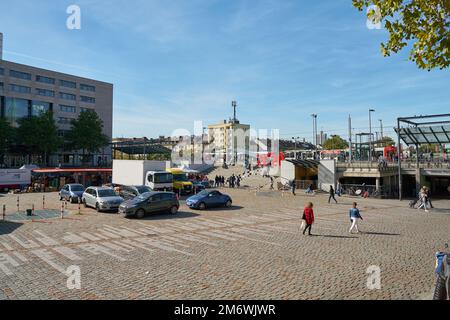 COLOGNE, ALLEMAGNE - VERS SEPTEMBRE 2018 : vue sur la rue de Cologne dans la journée. Banque D'Images