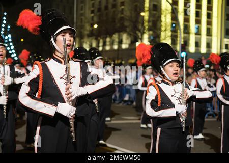 Madrid, Espagne. 05th janvier 2023. Un animateur se produit dans le défilé traditionnel des trois Sages (ou trois Rois), à la veille de la célébration de l'Epiphanie, à Madrid sur 5 janvier 2023. (Photo par Oscar Gonzalez/NurPhoto) Credit: NurPhoto SRL/Alay Live News Banque D'Images