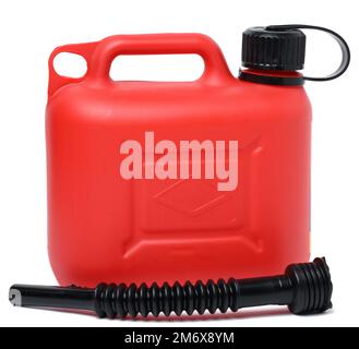 Cartouche en plastique rouge pour carburants liquides et lubrifiants sur fond blanc isolé Banque D'Images