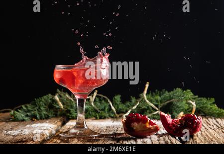 Cocktail éclaboussant et feux d'artifice pour le nouvel an Banque D'Images