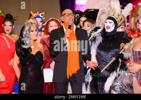 Londres, Royaume-Uni. 6 janvier 2023. RU Paul et Michelle Visage lors d’une séance photo pour l’ouverture de RuPaul DragCon UK, à Excel, dans l’est de Londres. Date de la photo: Vendredi 6 janvier 2023. Le crédit photo devrait se lire: Matt Crossick/Empics/Alamy Live News Banque D'Images