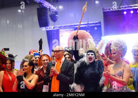 Londres, Royaume-Uni. 6 janvier 2023. RU Paul et Michelle Visage lors d’une séance photo pour l’ouverture de RuPaul DragCon UK, à Excel, dans l’est de Londres. Date de la photo: Vendredi 6 janvier 2023. Le crédit photo devrait se lire: Matt Crossick/Empics/Alamy Live News Banque D'Images