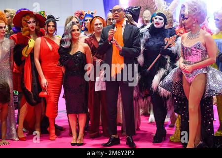 Londres, Royaume-Uni. 6 janvier 2023. RU Paul et Michelle Visage lors d’une séance photo pour l’ouverture de RuPaul DragCon UK, à Excel, dans l’est de Londres. Date de la photo: Vendredi 6 janvier 2023. Le crédit photo devrait se lire: Matt Crossick/Empics/Alamy Live News Banque D'Images