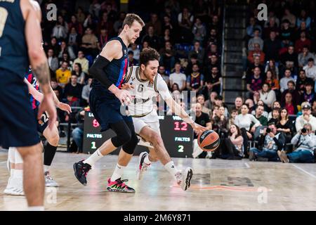 Barcelone, Espagne - 05/01/2023, Alessandro Pajola de Virtus Segafredo Bologna lors du match de basket-ball Euroligue des compagnies aériennes turques entre le FC Barcelone et Virtus Segafredo Bologna sur 5 janvier 2023 au Palau Blaugrana à Barcelone, Espagne - photo: Javier Borrego/DPPI/LiveMedia Banque D'Images