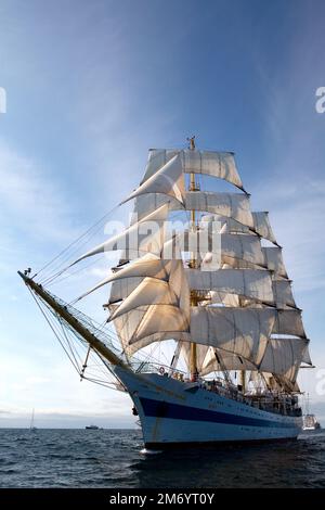 Grand navire russe Mir, départ de la course de Stavanger, 2011 Banque D'Images