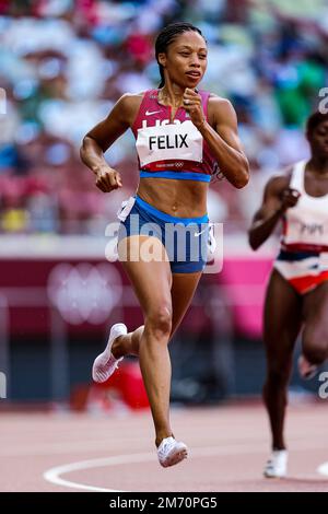 Allyson Felix (Etats-Unis) en compétition dans les 400 mètres féminins chauffe aux Jeux Olympiques d'été 2020 (2021), Tokyo, Japon Banque D'Images