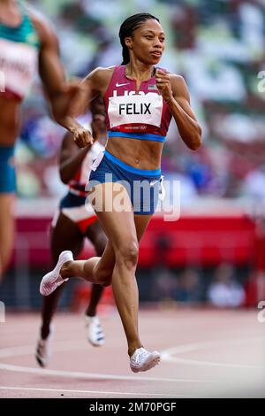 Allyson Felix (Etats-Unis) en compétition dans les 400 mètres féminins chauffe aux Jeux Olympiques d'été 2020 (2021), Tokyo, Japon Banque D'Images