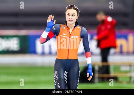 HAMAR - Femke Kok (NED) dans les 1000 mètres féminins pendant les Championnats européens de patinage de vitesse de l'UIP à la salle olympique Hamar sur 6 janvier 2023 à Hamar, Norvège. ANP VINCENT JANNINK Banque D'Images