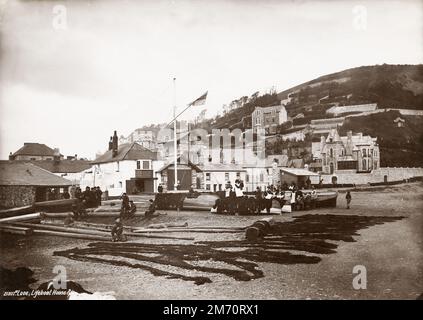 Photographie vintage de la fin du 19th/début du 20th siècle : C1900 - Maison de Lifeboat, Looe, Cornwall Banque D'Images