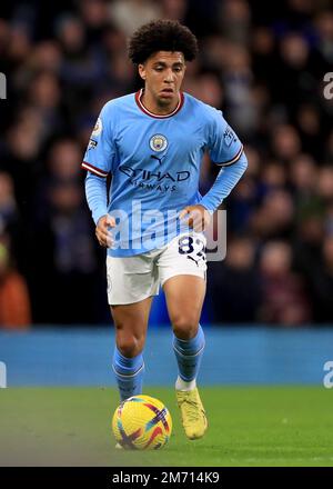 Rico Lewis de Manchester City en action lors du match de la Premier League au Stamford Bridge, Londres. Date de la photo: Jeudi 5 janvier 2023. Banque D'Images