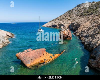 Vue aérienne, Shipwreck Olympia, Amorgos, Cyclades, Mer Egéé, Grèce Banque D'Images