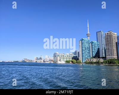 Le front de mer de Toronto avec la Tour CN Banque D'Images