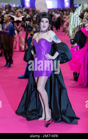Londres, Royaume-Uni. 06th janvier 2023. LONDRES, ROYAUME-UNI - le 06 JANVIER 2023 : une reine de dragsters assiste à la promenade de la reine lors de l'ouverture du RuPaul's DragCon UK 2023, présenté par World of Wonder à Excel Londres du 6-8 janvier à Londres, Royaume-Uni sur 06 janvier 2023. (Photo de Wiktor Szymanowicz/NurPhoto) Credit: NurPhoto SRL/Alay Live News Banque D'Images