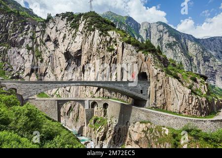 Pont du Diable à St col du Gothard sur les Alpes Suisses Banque D'Images