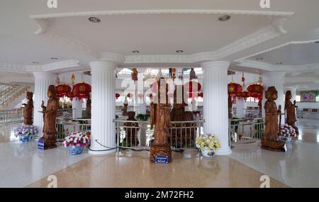 Chiang Rai, Thaïlande. 17 novembre 2022. Wat Huay Pla Kang. Statues de Dieu à l'intérieur du temple chinois. Belles destinations touristiques du nord de la Thaïlande Banque D'Images