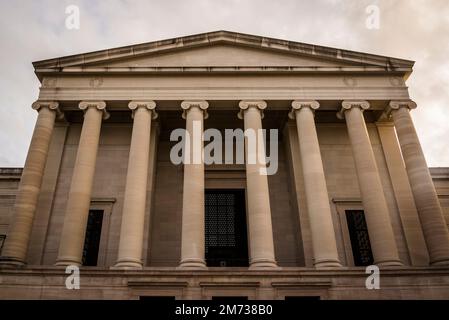 Façade néoclassique avec colonnes ioniques de la National Gallery of Art, Washington, D.C., Etats-Unis Banque D'Images