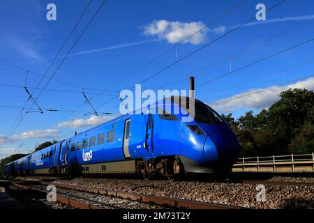 LUMO trains 803004 train, East Coast main Line près de Grantham Town, Cambridgeshire, Angleterre, Royaume-Uni Banque D'Images