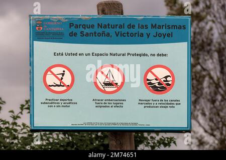 Affiche, poste du Parc naturel des Marismas de Santoña, Victoria et Joyel. Zone naturelle protégée dans la ville de Laredo, Cantabrie, Espagne Banque D'Images