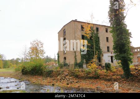 23 octobre 2022 - Dippoldiswalde en Allemagne : bâtiments industriels anciens et pourris Banque D'Images