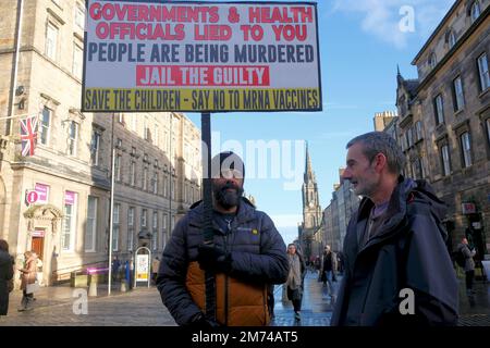 Édimbourg, Écosse, Royaume-Uni. 7th janvier 2023. L'Écosse contre le rassemblement de Lockdown à l'extérieur de St. Cathédrale de Giles sur le Royal Mile. Campagne qui dit NON aux Écossais et au Royaume-Uni Loi de 2020 sur le coronavirus, NON aux masques obligatoires et NON aux vaccins obligatoires. Crédit : Craig Brown/Alay Live News Banque D'Images