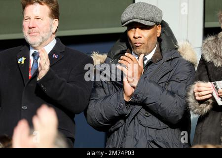 Directeur du football des Queens Park Rangers, les Ferdinand dans les stands avant le troisième tour de la coupe Emirates FA au stade Highbury, Fleetwood. Date de la photo: Samedi 7 janvier 2023. Banque D'Images