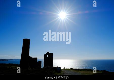 Abandon des mines d'étain à Wheal Coates, Cornwall, Royaume-Uni - John Gollop Banque D'Images