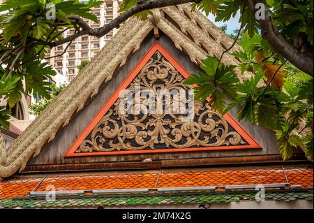 Honolulu, Hawaï - 26 décembre 2022 : détail de l'architecture asiatique au Hilton Hawaiian Village, Waikiki. Banque D'Images