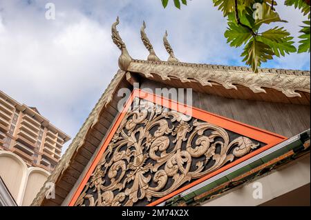 Honolulu, Hawaï - 26 décembre 2022 : détail de l'architecture asiatique au Hilton Hawaiian Village, Waikiki. Banque D'Images