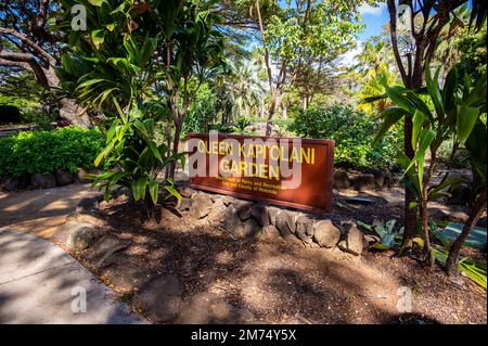 Honolulu, Hawaï - 27 décembre 2022 : panneau à l'entrée du jardin de la Reine Kapi'olani à Honolulu. Banque D'Images