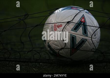 Middlesborough, Royaume-Uni. 7th janvier 2023. Une balle de coupe Emirates FA lors du match de troisième tour de la coupe FA entre Middlesbrough et Brighton et Hove Albion au stade Riverside, Middlesbrough, le samedi 7th janvier 2023. (Crédit : Michael Driver | MI News) crédit : MI News & Sport /Alay Live News Banque D'Images