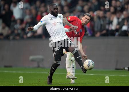 ISTANBUL - (lr) Fuka Arthur Masuaku Kawela de Besiktas JK, Mickael Sylvain Tirpan de Kasipasa COMME pendant le match turc Super LIG entre Besiktas AS et Kasipasa COMME au parc Vodafone sur 7 janvier 2023 à Istanbul, Turquie. AP | hauteur néerlandaise | GERRIT DE COLOGNE Banque D'Images