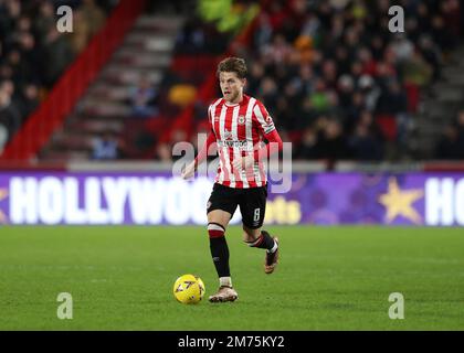 Londres, Royaume-Uni. 7th janvier 2023 ; Gtech Community Stadium, Brentford, Londres, Angleterre ; FA Cup football, Brentford versus West Ham United ; Mathias Jensen de Brentford crédit : Images sportives action plus/Alamy Live News Banque D'Images