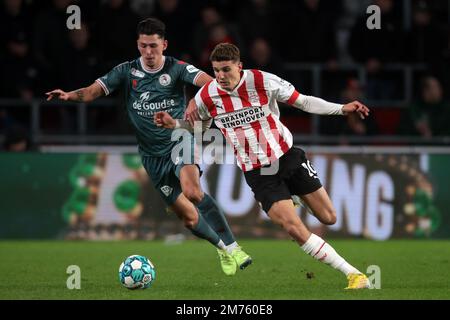 EINDHOVEN - (lr) Jeremy van Mullem de Sparta Rotterdam, Guus til de PSV Eindhoven pendant le match de première ligue néerlandais entre PSV Eindhoven et Sparta Rotterdam au stade Phillips sur 7 janvier 2023 à Eindhoven, pays-Bas. PNA JEROEN PUTMANS Banque D'Images