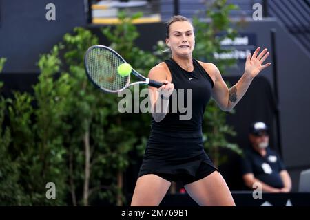 Adélaïde, Australie, 7 janvier 2023. Aryna Sabalenka, du Bélarus, joue un rôle de premier plan lors du match international de tennis d'Adélaïde entre Irina-Camelia Begu, de Roumanie, et Aryna Sabalenka, du Bélarus, à Memorial Drive sur 07 janvier 2023, à Adélaïde, en Australie. Crédit : Peter Mundy/Speed Media/Alay Live News Banque D'Images