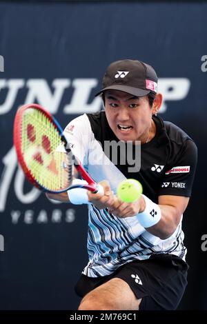 Adélaïde, Australie, 7 janvier 2023. Yoshihito Nishioka, du Japon, a fait un revers lors du match international de tennis d'Adélaïde entre Sebastian Korda, des États-Unis, et Yoshihito Nishioka, du Japon, à Memorial Drive, sur 07 janvier 2023, à Adélaïde, en Australie. Crédit : Peter Mundy/Speed Media/Alay Live News Banque D'Images